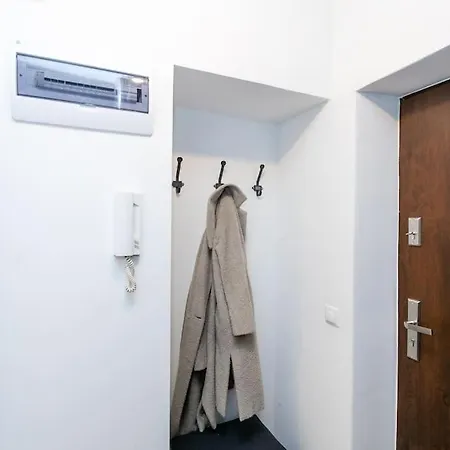 Cozy, Fully Equipped In Mokotow District アパート ワルシャワ