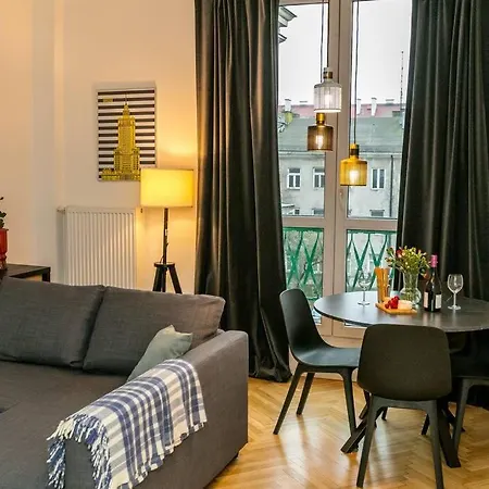 شقة Cozy, Fully Equipped In Mokotow District