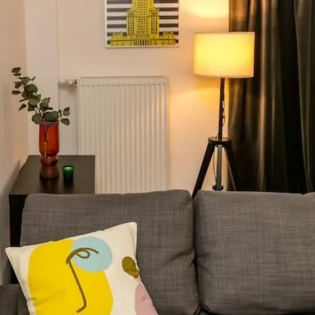 Cozy, Fully Equipped In Mokotow District 아파트