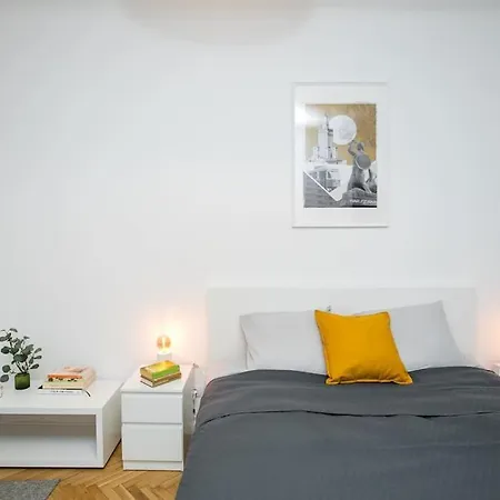 Cozy, Fully Equipped In Mokotow District *